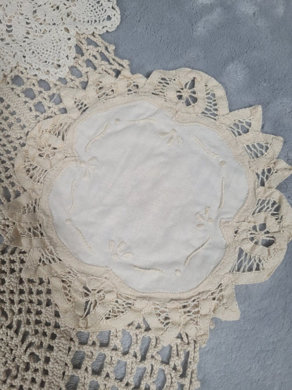 Vintage Crocheted Lace Doily Lot, Assorted Sizes 7 Piece Set Cream White - Picture 7 of 9